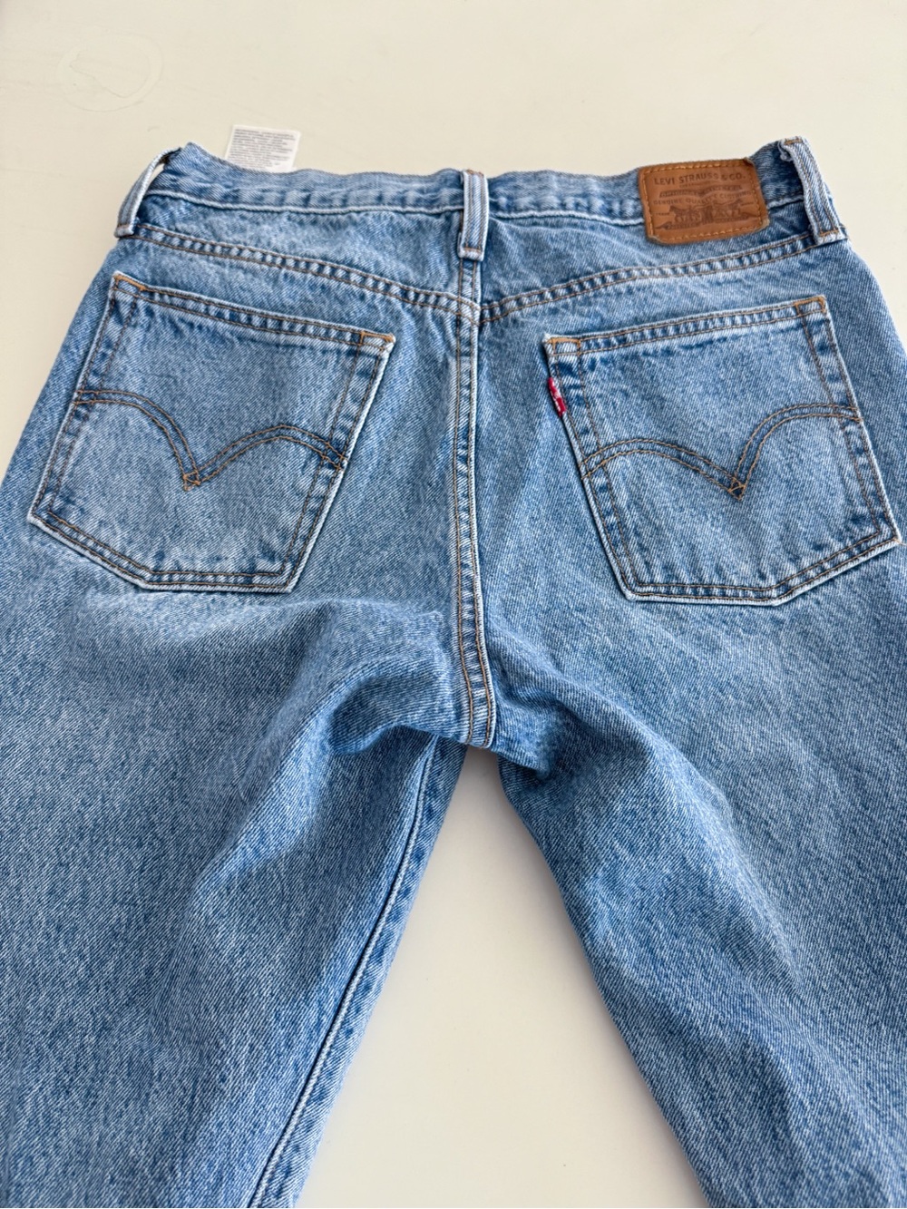 Levi's Women's wedgie Light Blue High-Rise sz 28 - Picture 2 of 5